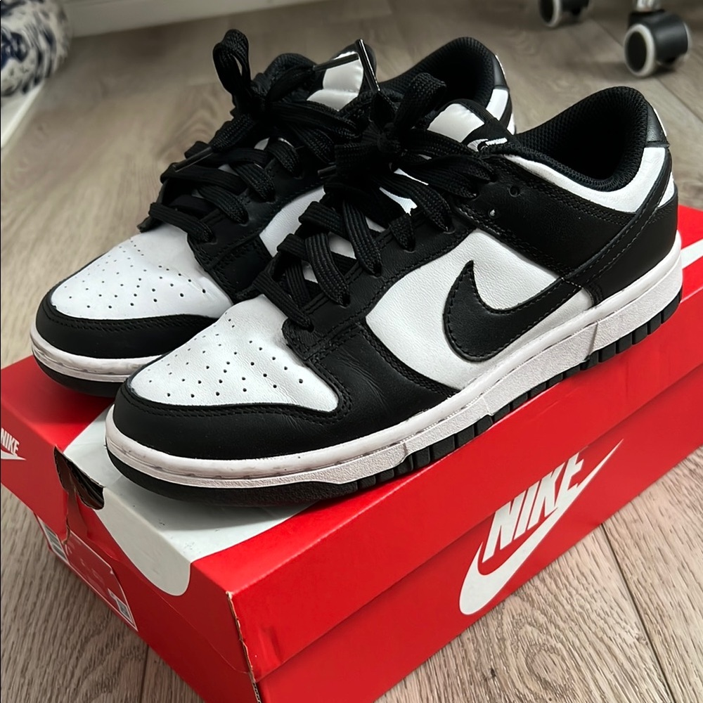 Nike Pandas Men's Black and White Sneakers